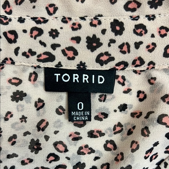 Torrid Women’s Size 0X Sheer Floral Leopard Print Blouse Top - Picture 2 of 8